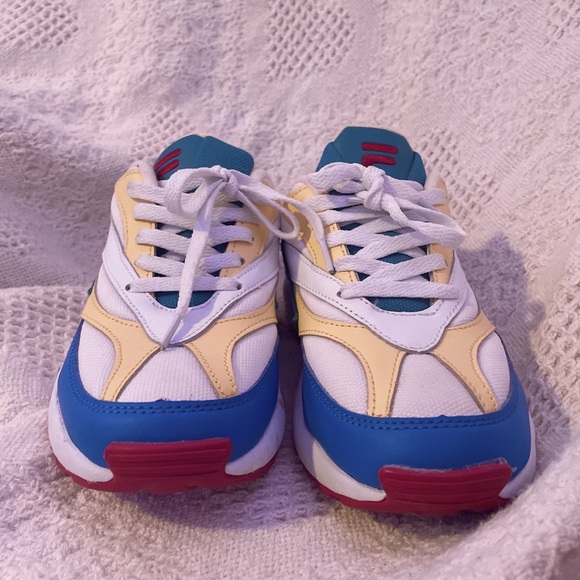 Like new colorblocked Filas!! - Picture 2 of 6